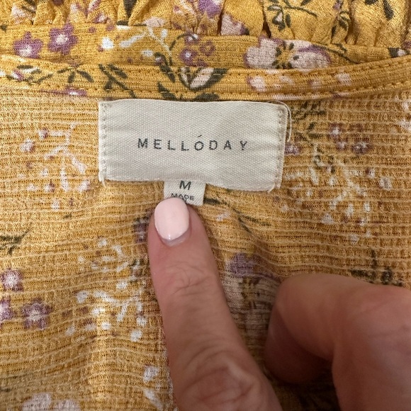 Melloday Mustard Floral Ruffle Peplum Top Size Medium - Picture 6 of 6